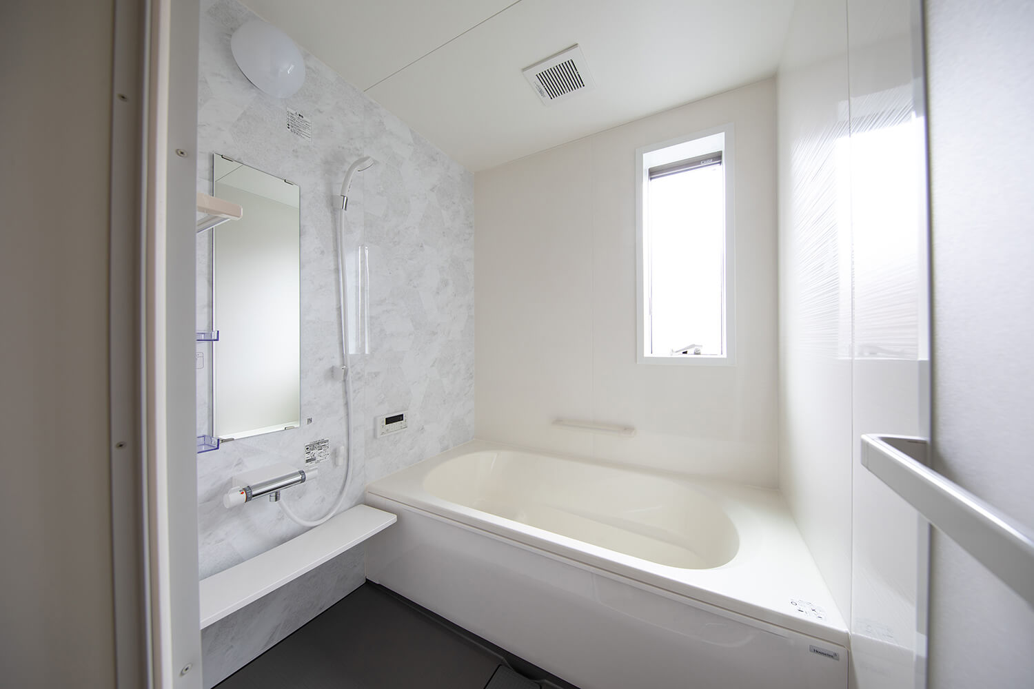 賃貸ガレージハウス｜プレミアムガレージハウスの内部を特別公開！｜浴室