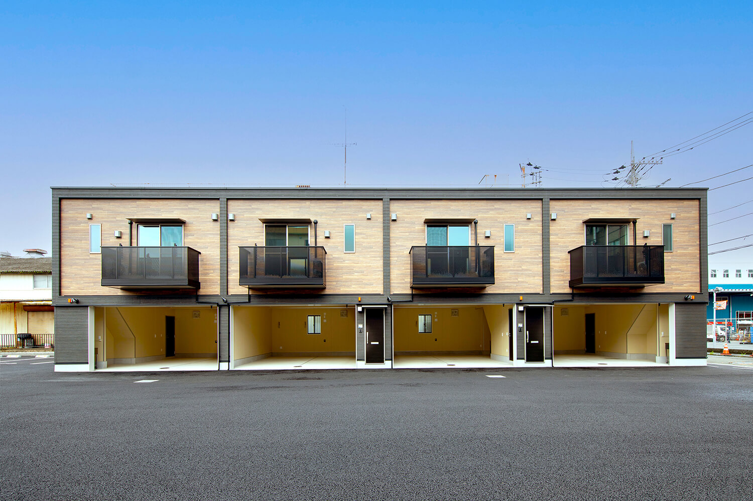 賃貸ガレージハウス｜プレミアムガレージハウスの内部を特別公開！｜外観（シャッターオープン）