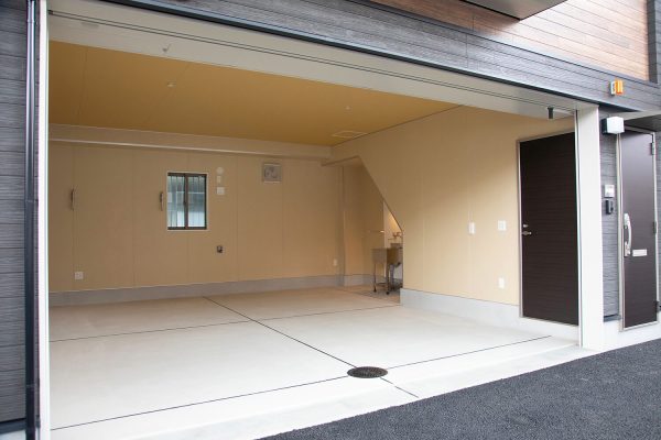 賃貸ガレージハウス｜プレミアムガレージハウスの内部を特別公開！｜ガレージスペース