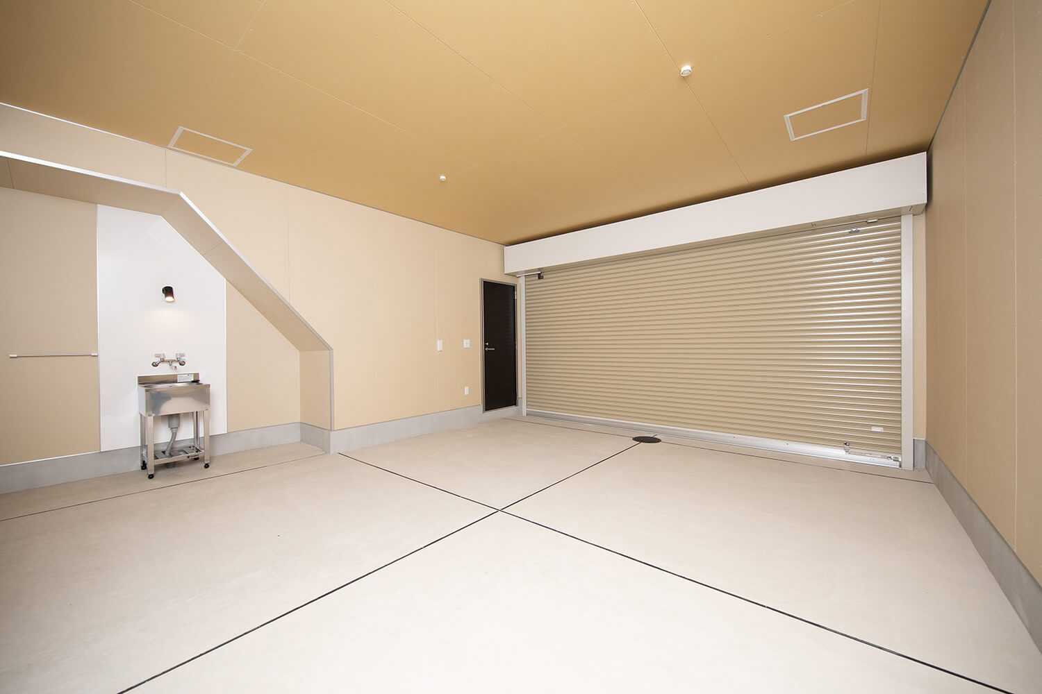 賃貸ガレージハウス｜プレミアムガレージハウスの内部を特別公開！｜ガレージスペース3