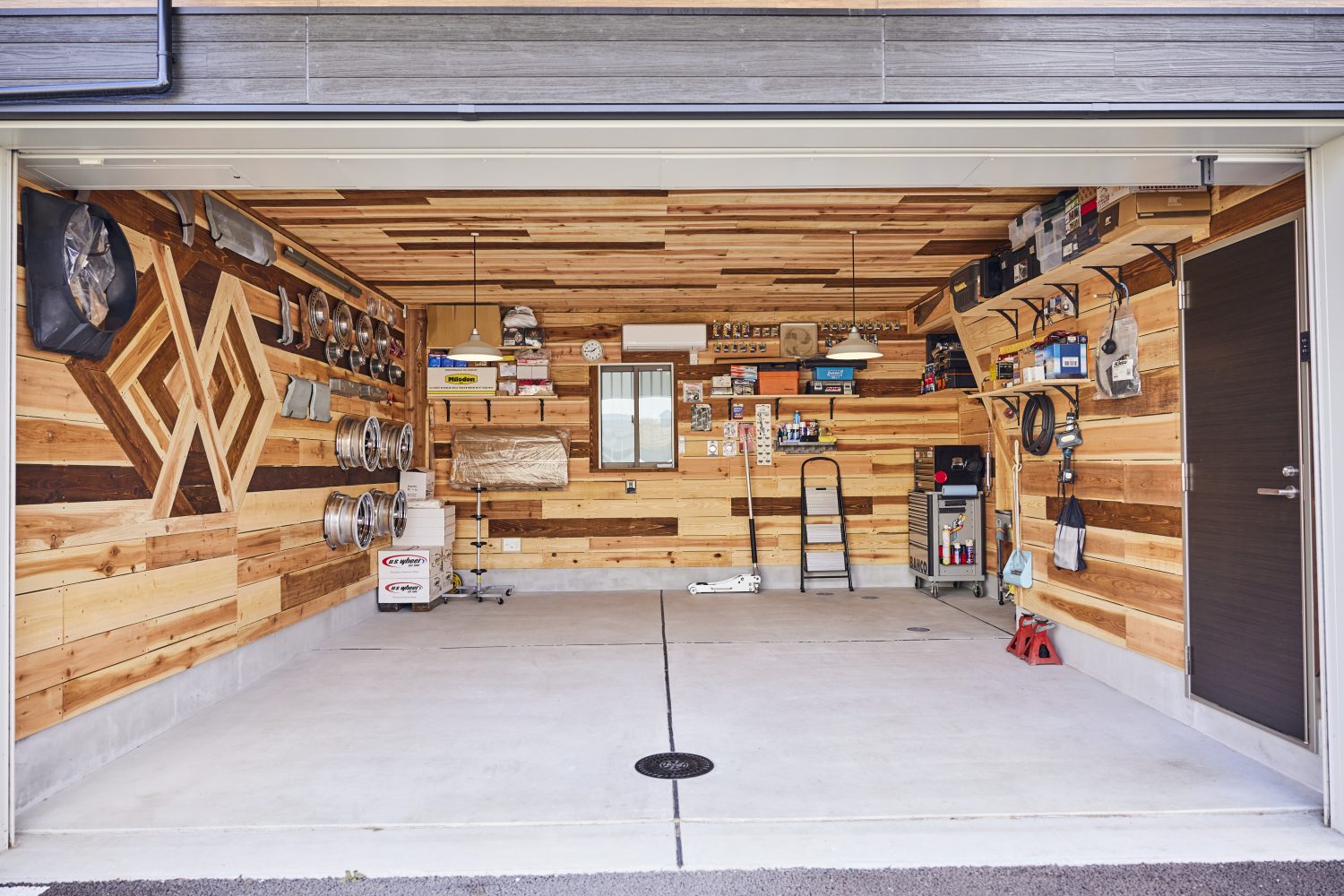 賃貸ガレージハウス｜ガレージ_1