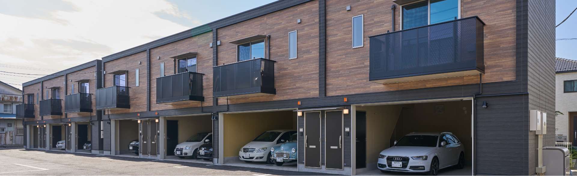 入居率99.7%、高い節税効果と収益性。入居待ち数3500件以上。投資ハードルを低く、収益性は高く、そんな土地活用をご検討の方へ。プレミアムガレージハウスは、駅から離れていても大量フリースペース、駐車場、快適居住空間=ガレージハウス。土地活用、不動産投資、駐車場の有効活用、地主の方はこちらへ